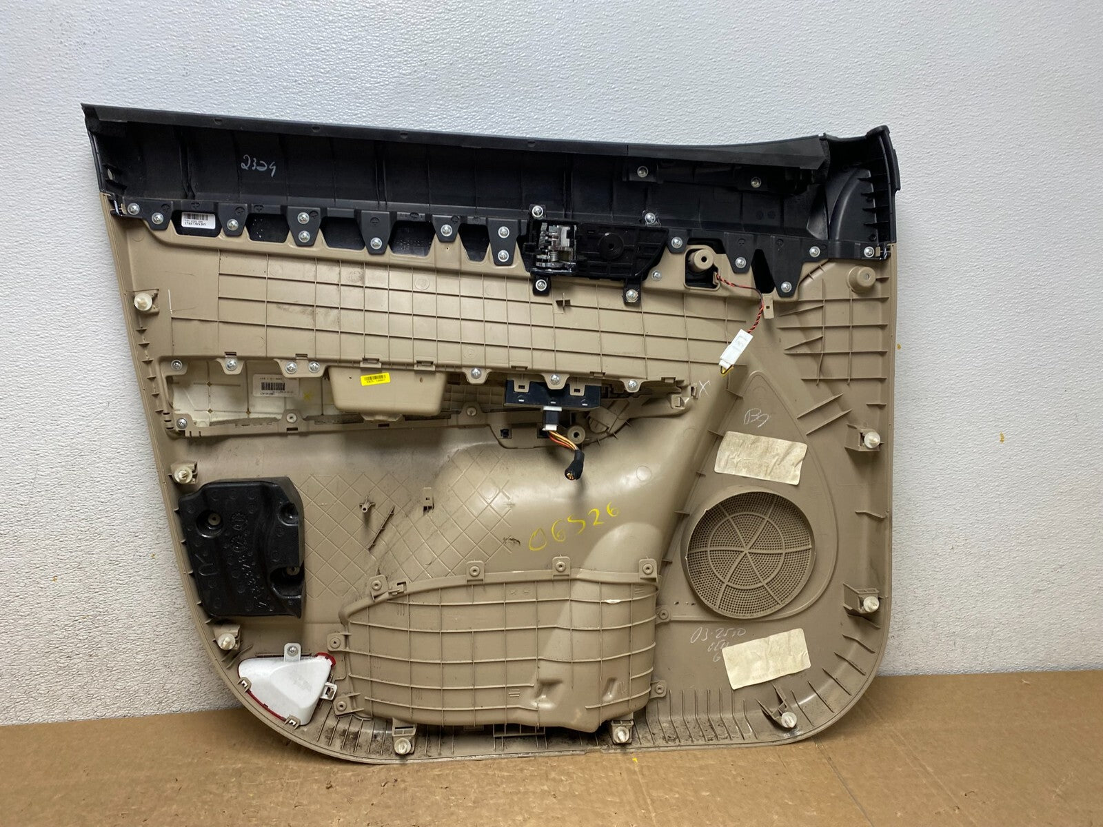 2011 2012 2013 Kia Sorento Front Right Passenger RH Door Panel Trim O6526 DG6