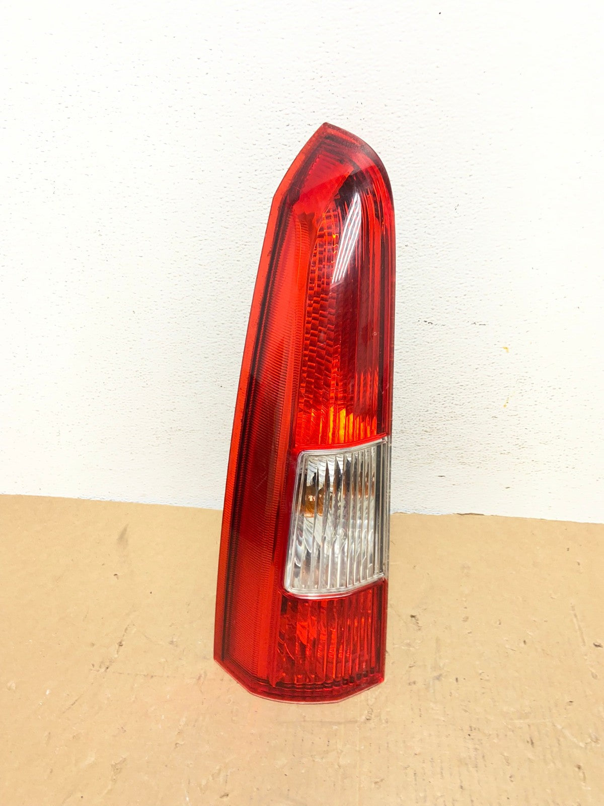 2001 - 2004 Volvo XC70 V70 Left Driver LH Side Tail Light Upper AD8023 LK0
