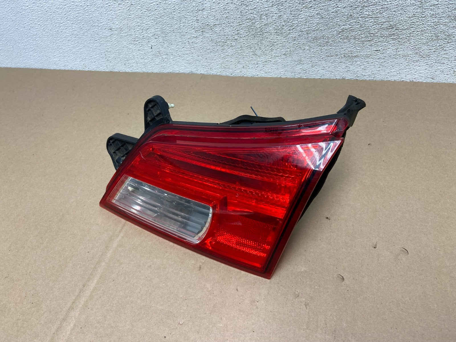 2010 - 2014 Subaru Outback Right Passenger RH Inner Tail Light AG6585 DW1