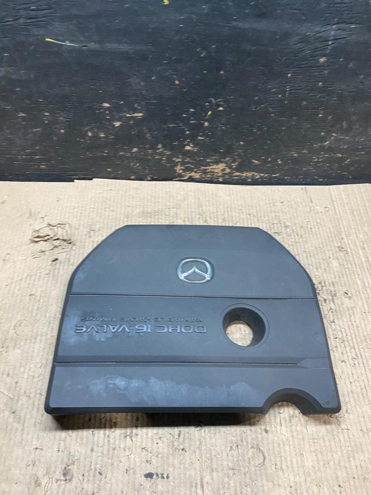 2004 to 2009 Mazda 3 DOHC 16 VALVE Engine Shield Top Cover Oem V4192 DG1