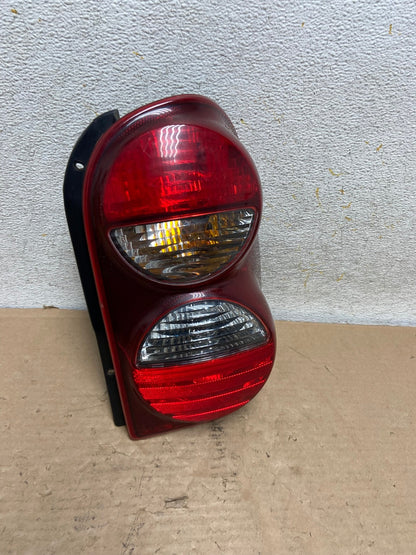 2005 2006 2007 Jeep Liberty Right Passenger Rh Side Tail Light AI0925 LK2