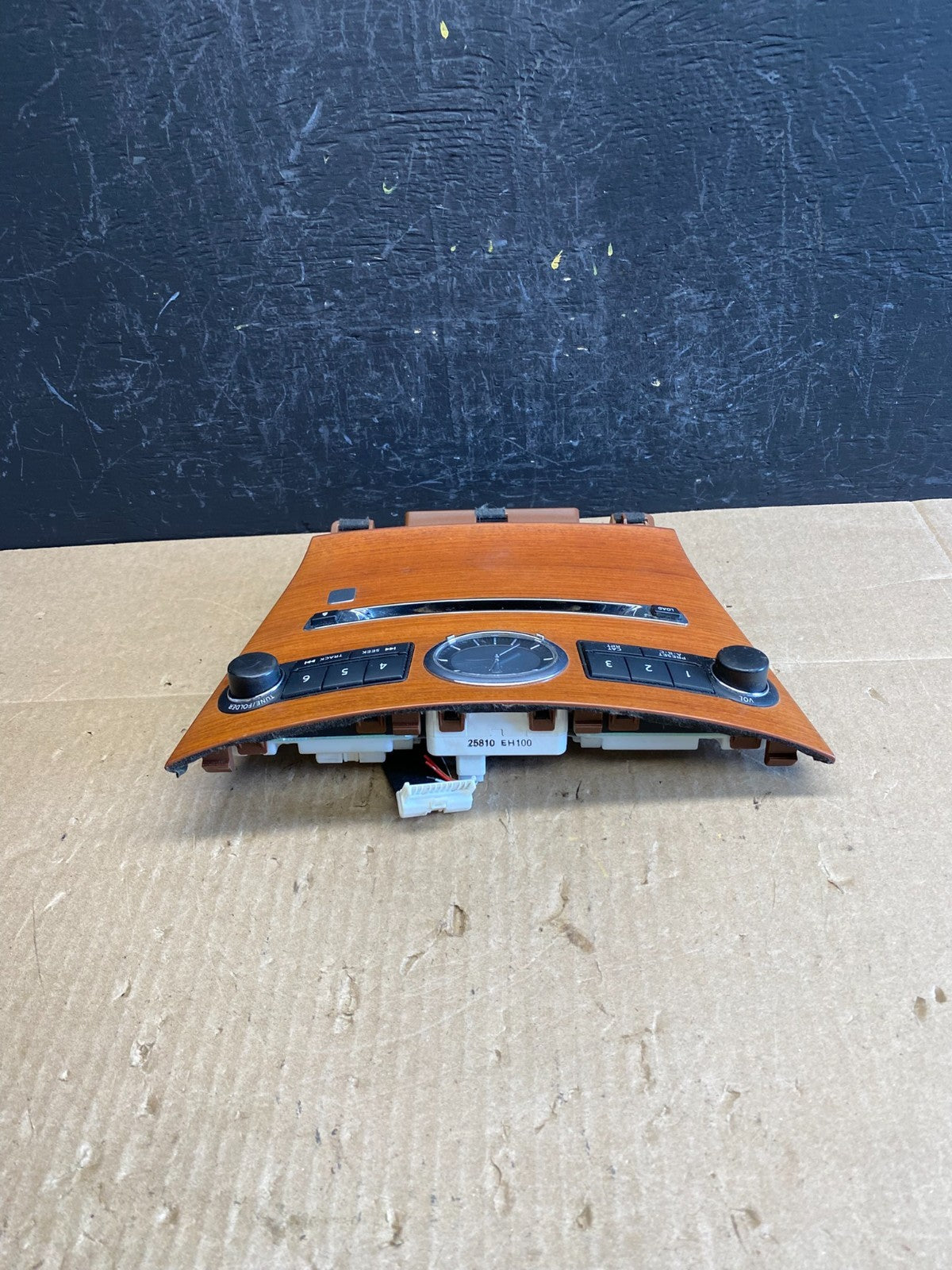 2006 to 2007 Infiniti M35 M45 Radio Audio Control Panel AC6427 DG3