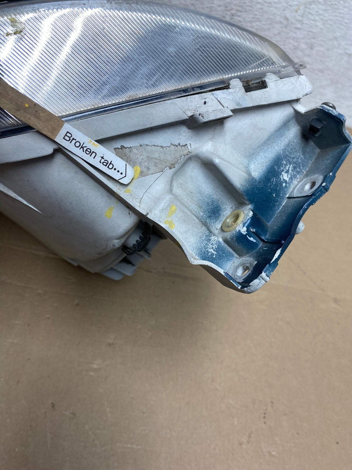 1999 2000 Hyundai Elantra Left Driver LH Side Headlight AF4367 LK7
