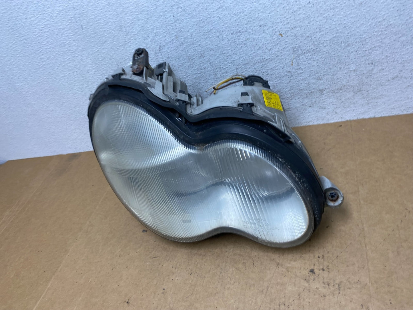 2001-2004 Mercedes-Benz C Class Halogen Right Passenger Headlight AE3005 DG1