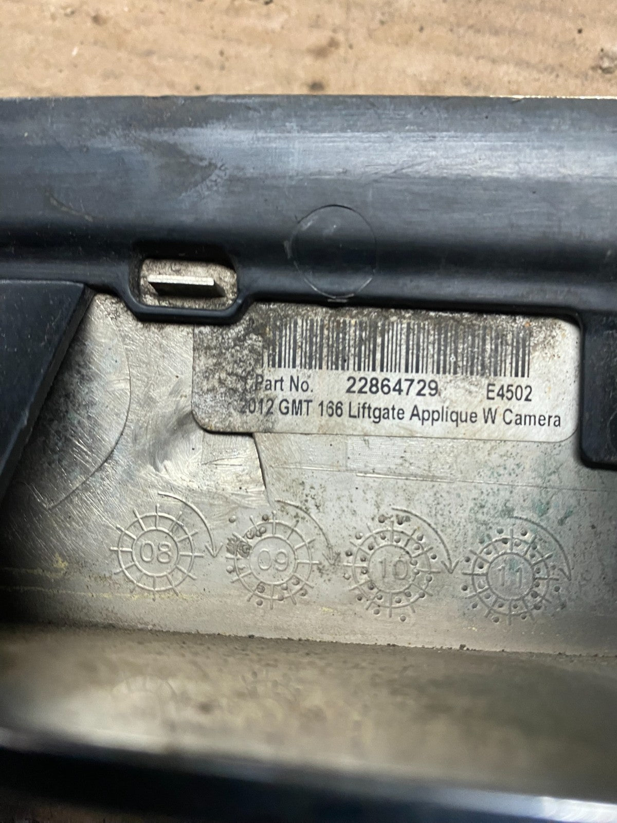 2010-2015 Cadillac SRX Rear Liftgate Tailgate Finish Molding W/ Camera s3375 DG8
