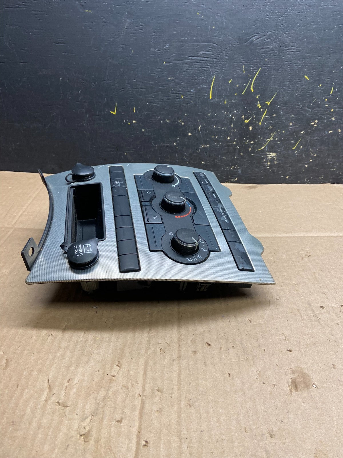 2005 to 2007 Jeep Commander Grand Cherokee A/C Climate Control Bezel Y2291 DG3
