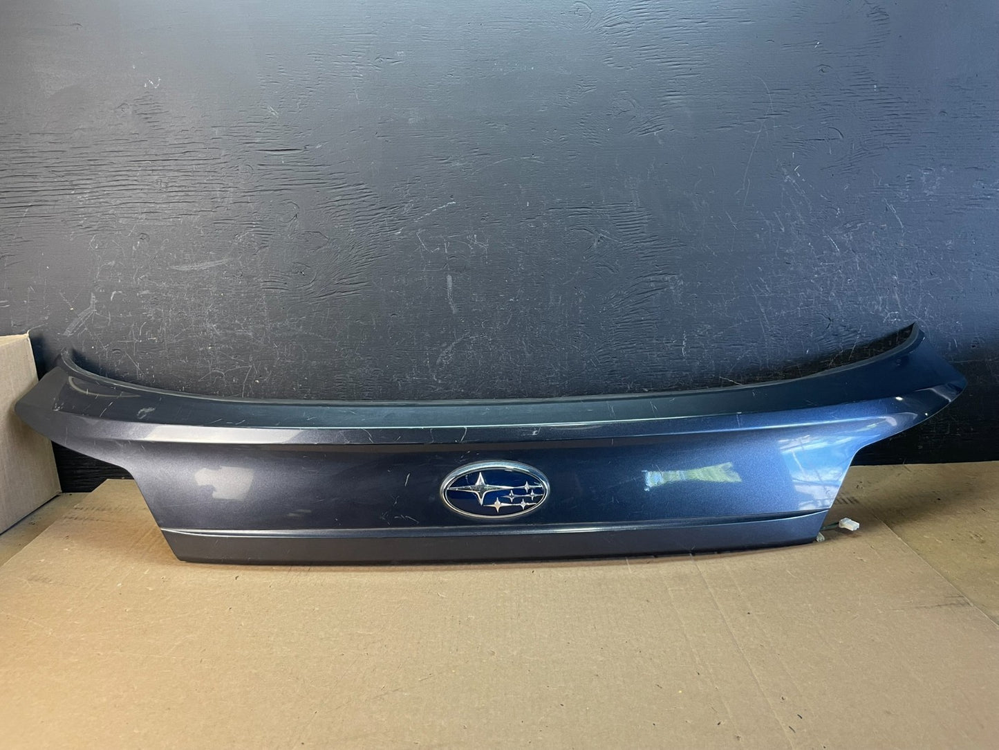 2010-2014 Subaru Outback Rear Liftgate Trunk Panel Trim Molding AD0105 DG0