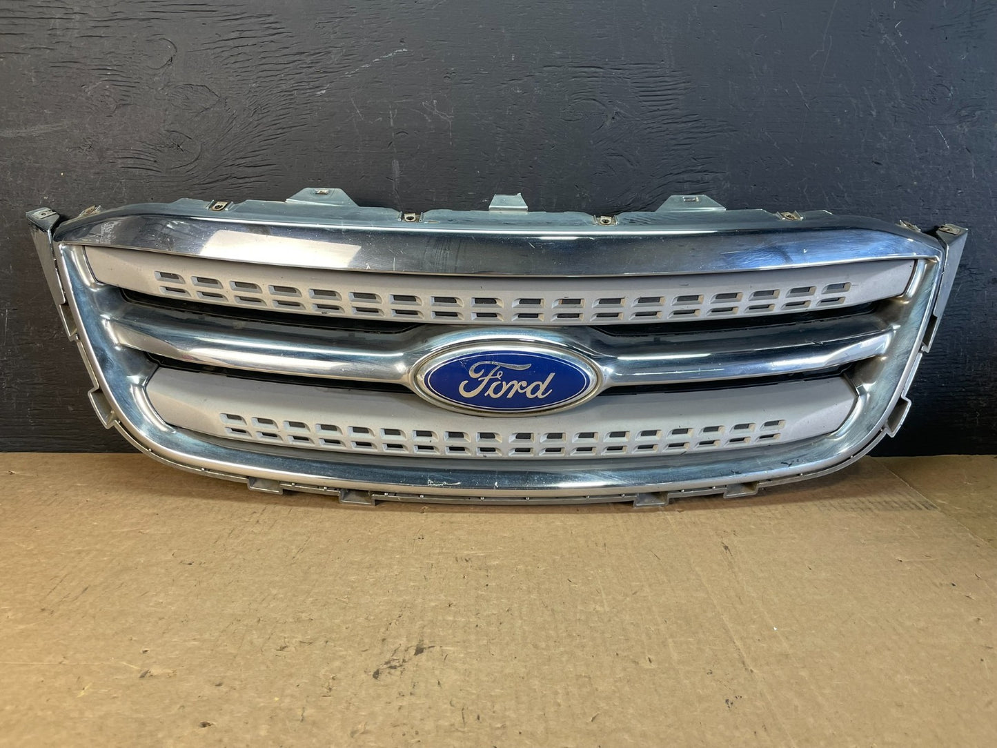 2010 2011 2012 Ford Taurus Front Upper Grill Grille Chrome AD5508 DG0