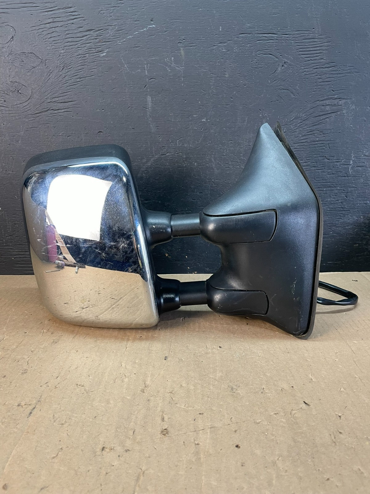 2004 to 2015 Nissan Titan SE Right Passenger View Door Mirror AD5843 DW0