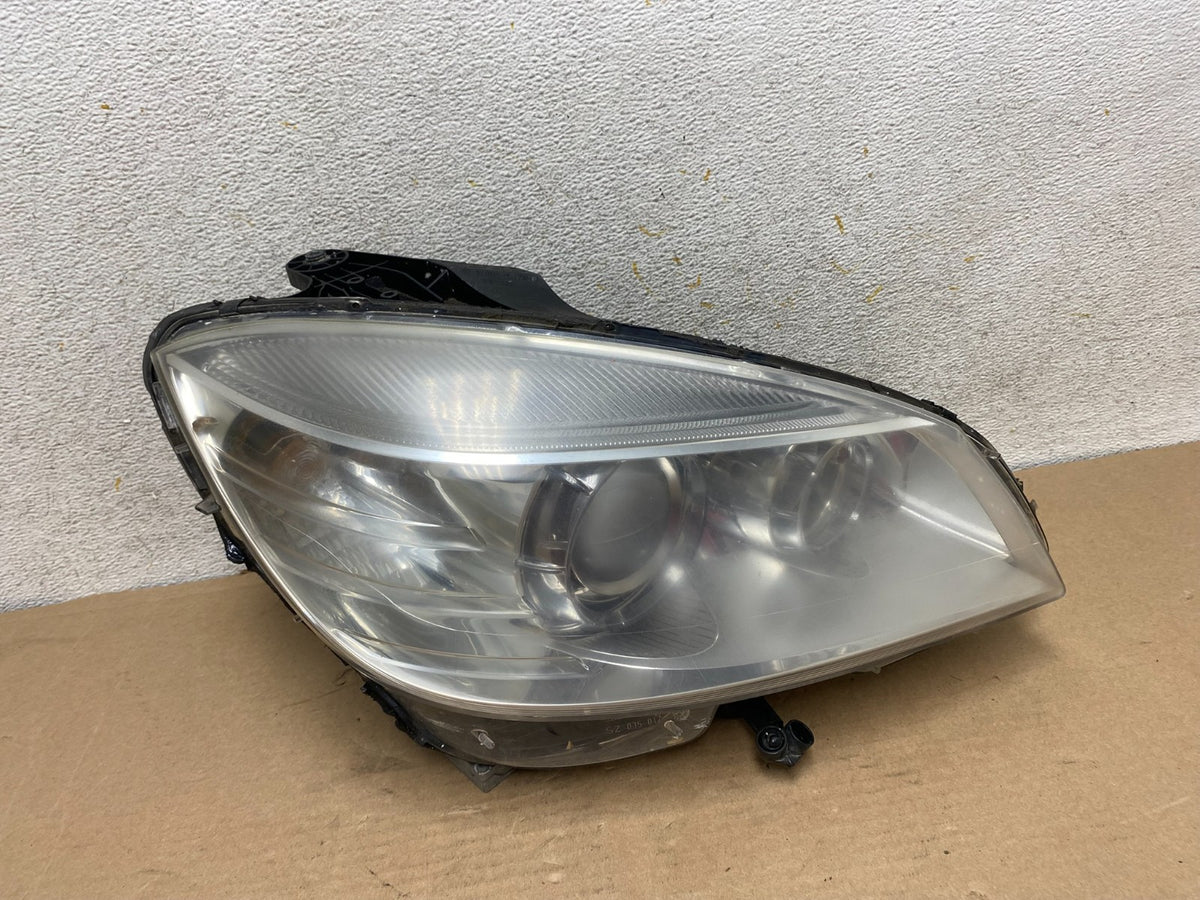 2008-2011 Mercedes C-Class C350 C300 Right Passenger Xenon Headlight AH9375 DW0