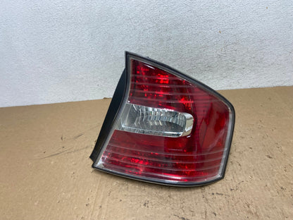 2005 to 2007 Subaru Legacy Outback Right Passenger RH Tail Light AG1452 LK0