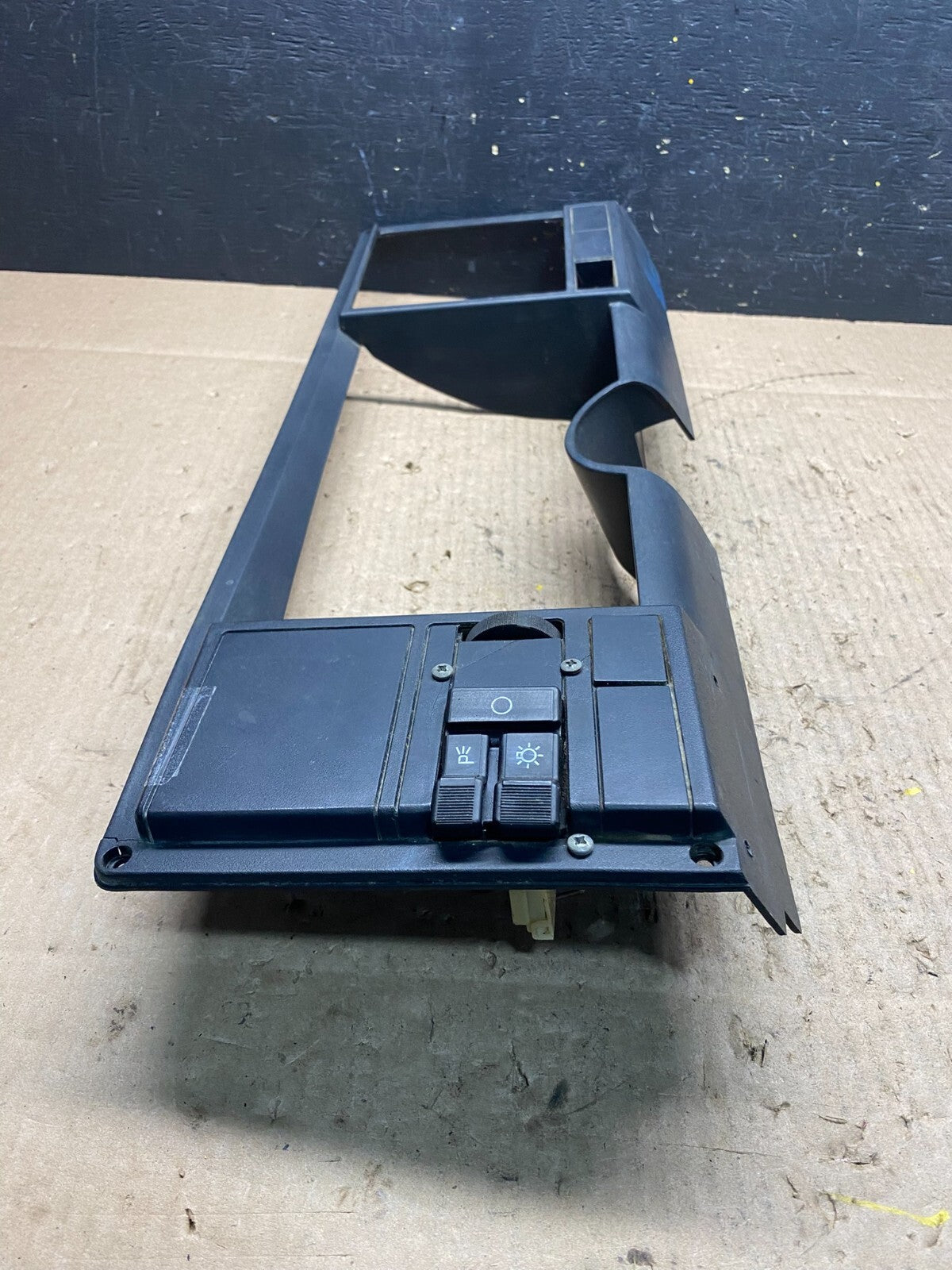 1988 to 1994 Chevrolet S10 Blazer Cluster Gauge Speedometer Bezel Trim O7216 DG2