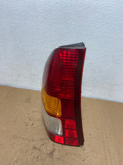 2001 2002 2003 2004 Mazda Tribute Right Passenger Rh Tail Light AD3253 LK1