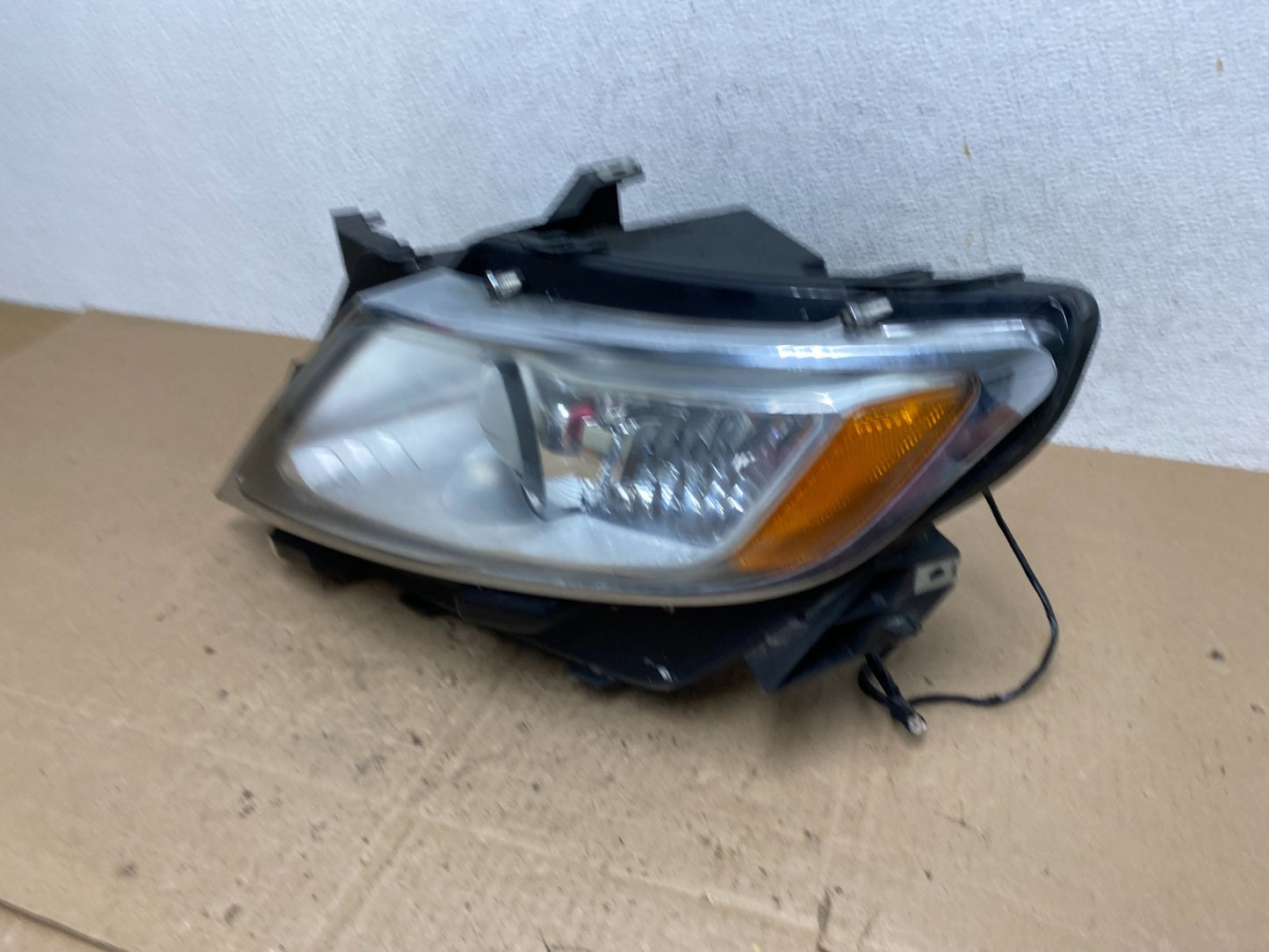 Xenon 2011 to 2015 Lincoln MKX Left Driver LH Headlight Side AE6466 DW1
