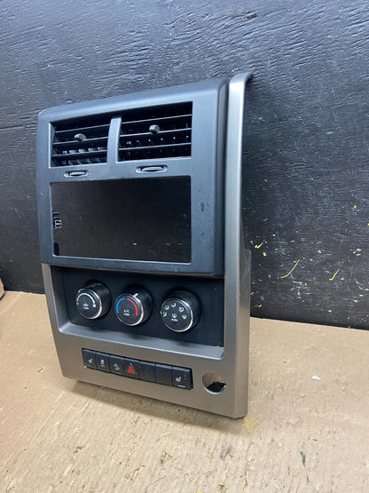 2008 to 2012 Jeep Liberty Dash Climate Temperature Control Radio Bezel T8321 DG2