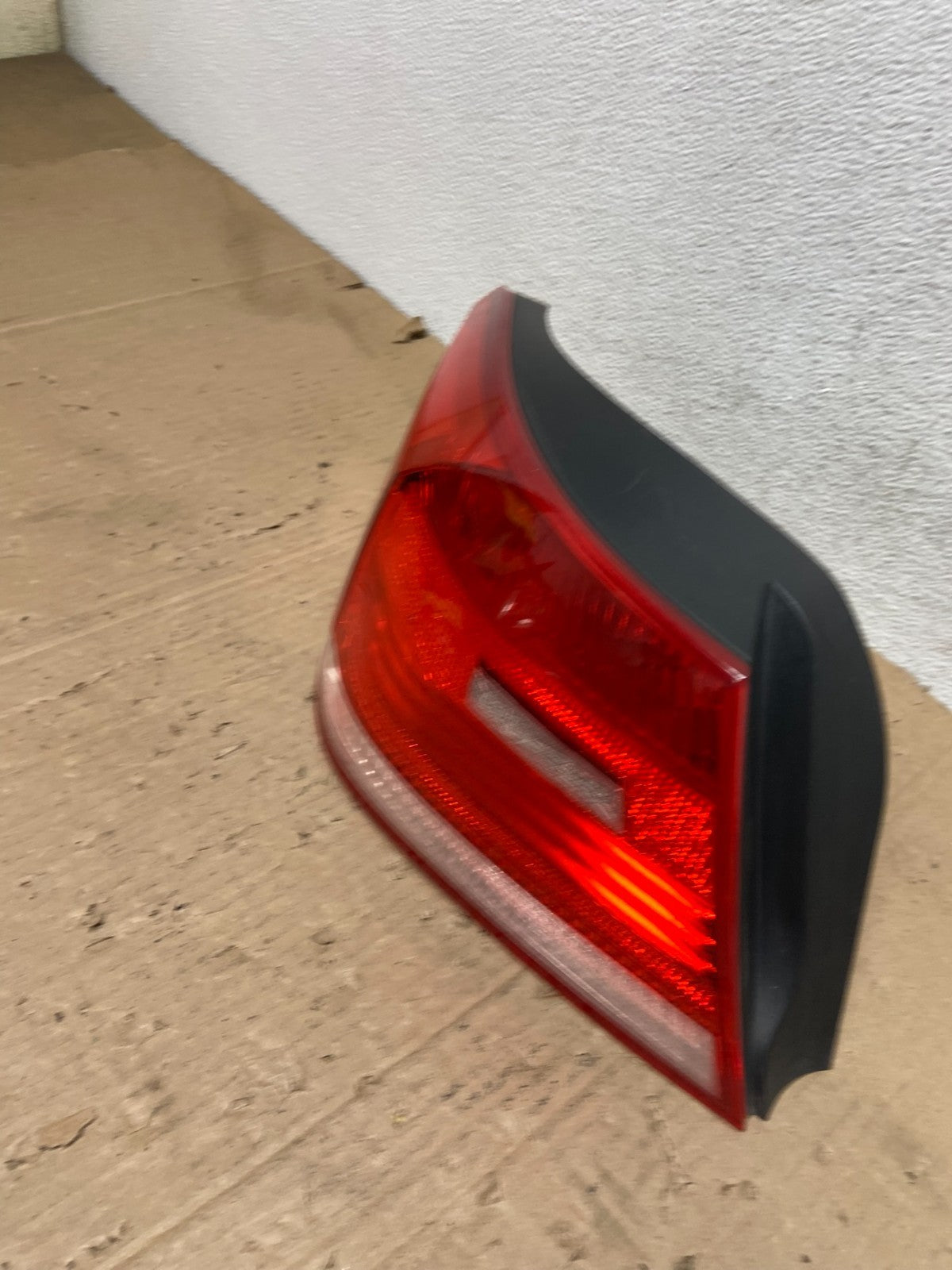 2007 - 2010 BMW M3 328i 335i Convertible Left Driver LH Tail Light AE9331 DW1