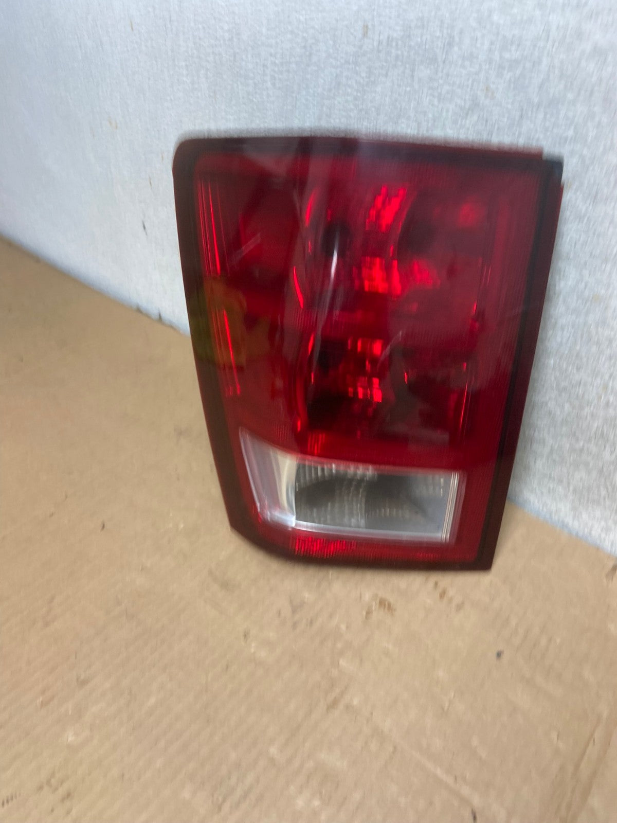2005 to 2006 Jeep Grand Cherokee Left Driver Side Lh Tail Light AI6944 LK1