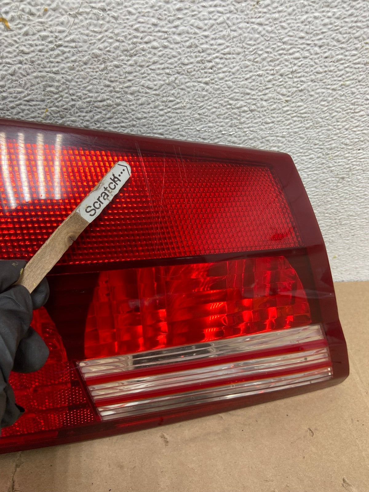 2004 - 2005 Toyota Sienna Left Driver LH Side Inner Tail Light AG4813 LK3