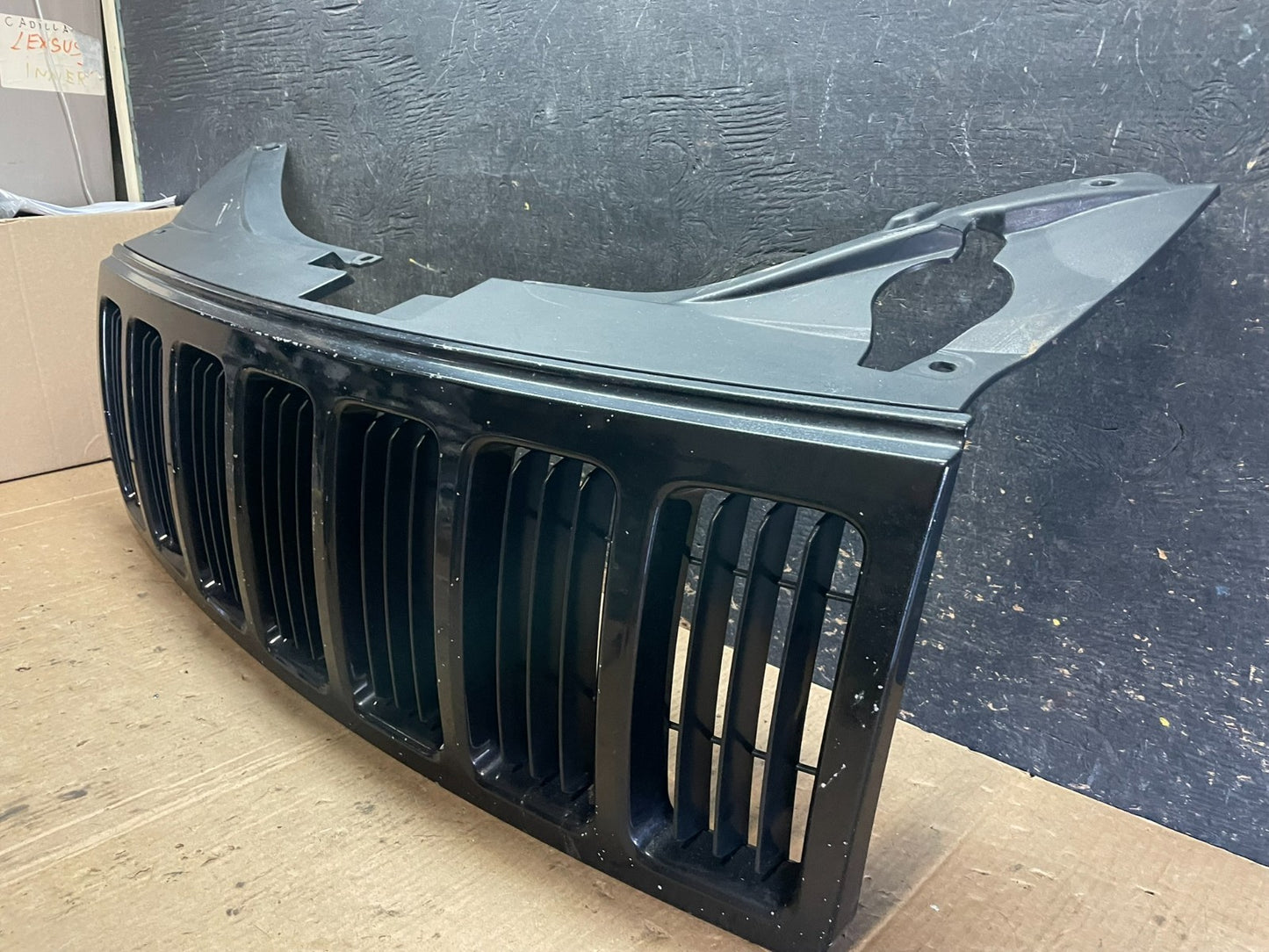 2008 2009 2010 Jeep Grand Cherokee Front Upper Grill Grille OEM Z8167 DG1