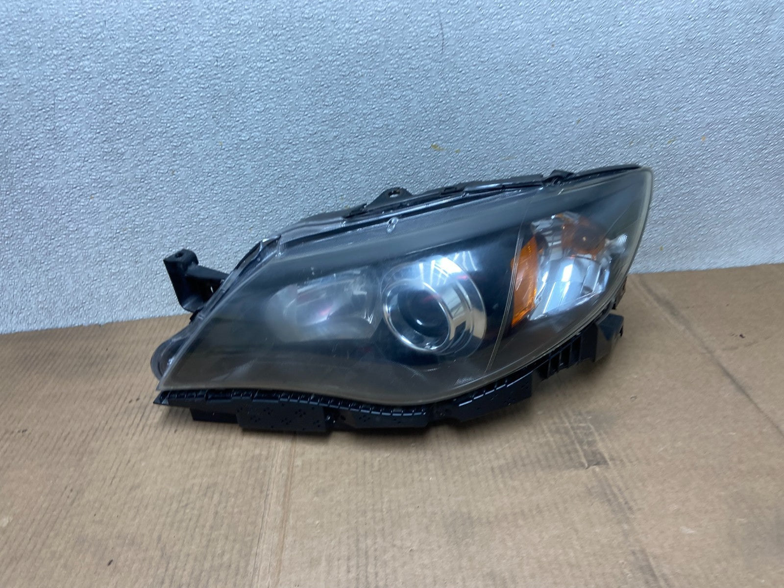 2008 to 2011 Subaru Impreza Left Driver LH Side Halogen Headlight Oem AA5296 DW0