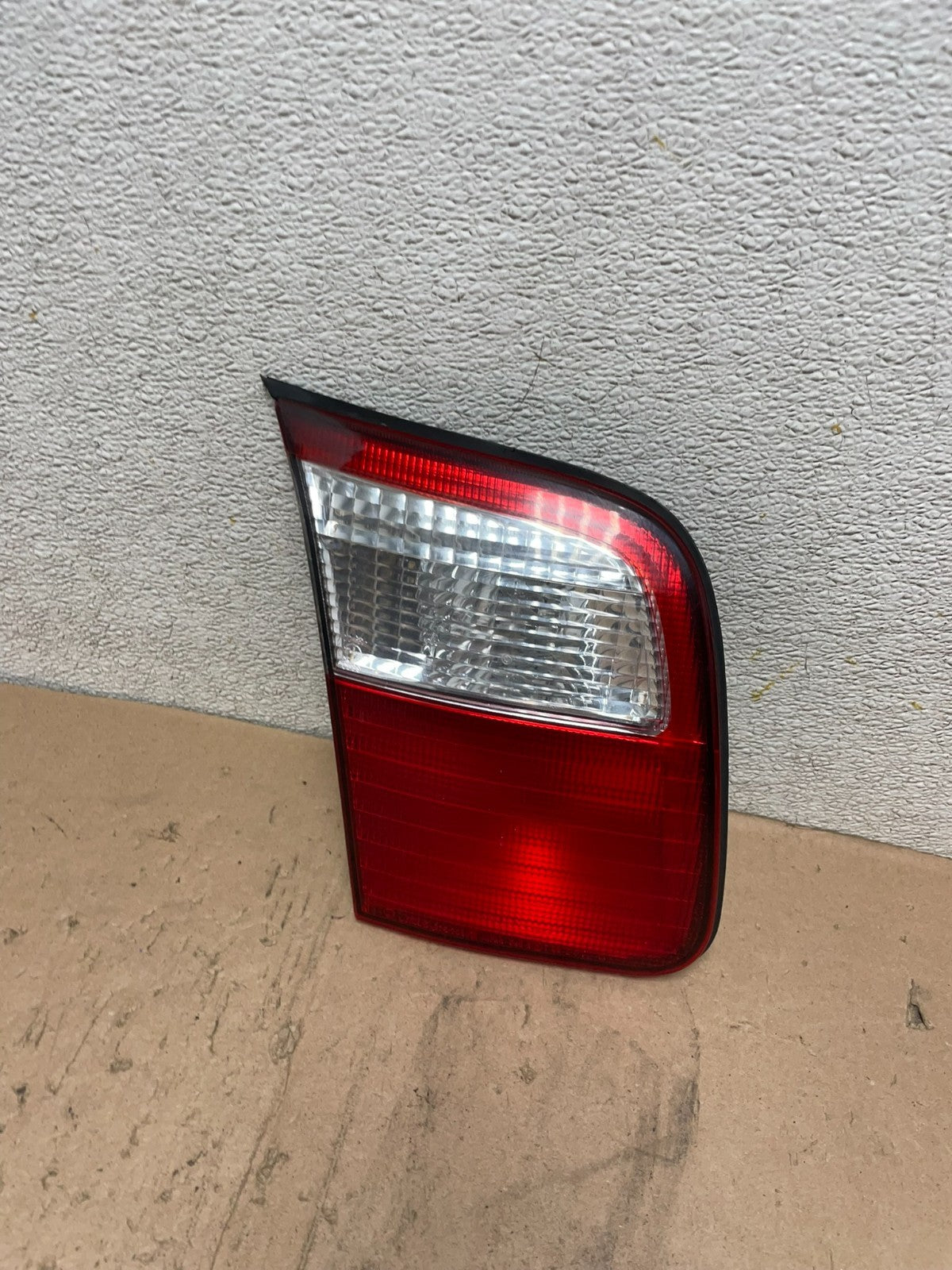 2001 2002 Subaru Forester Left Driver Inner Lid Mounted Tail Light Oem Q4869 DW0