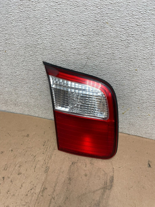 2001 2002 Subaru Forester Left Driver Inner Lid Mounted Tail Light Oem Q4869 DW0