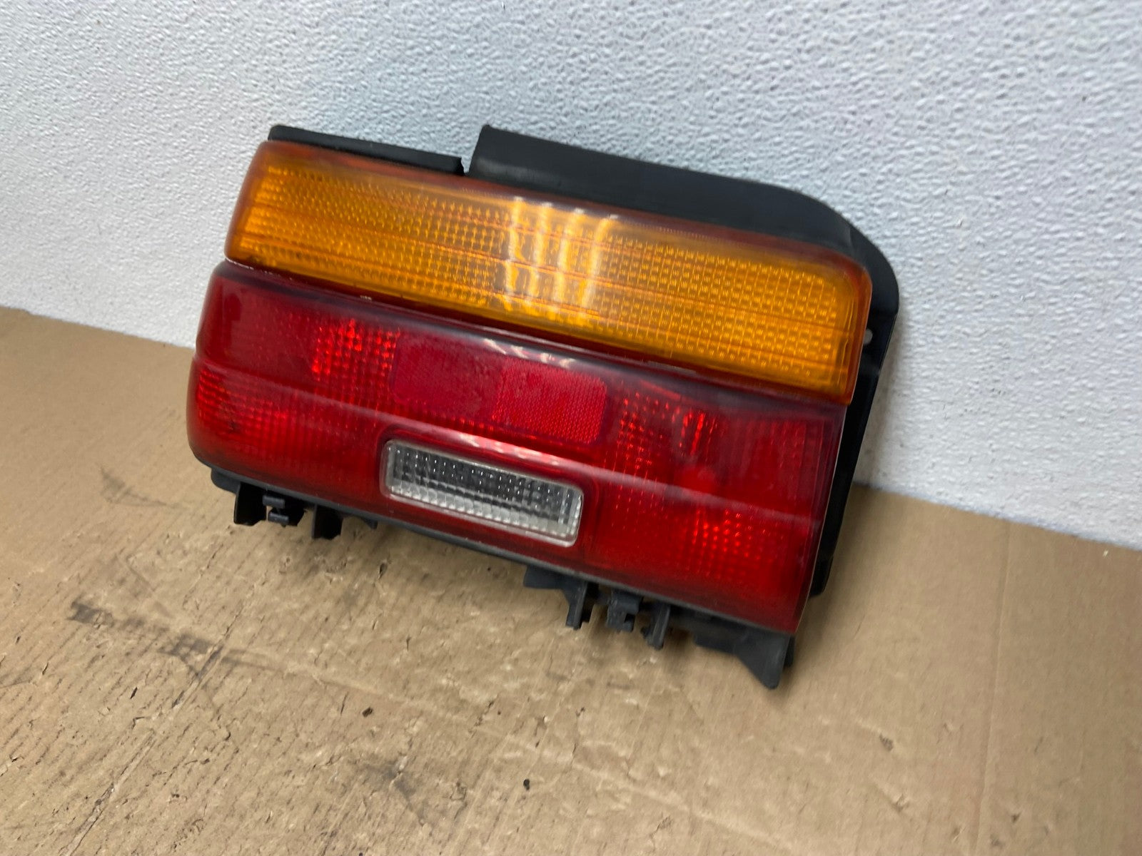1993 to 1995 Toyota Corolla Left Driver Lh Side Tail Light Oem AB8386 LK1