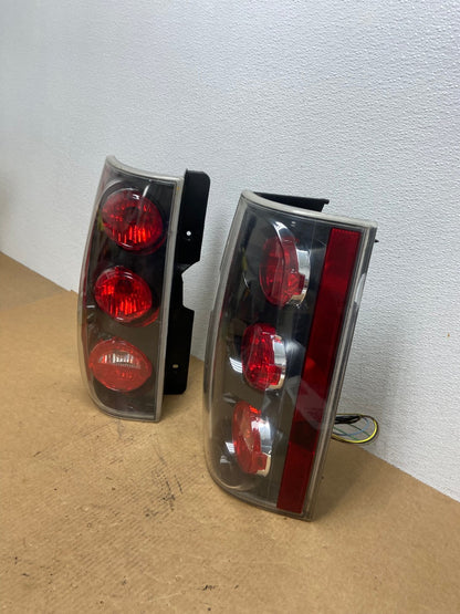 2007-2014 GMC Yukon Denali Left + Right SET Tail Lights Light OEM AC2896 LK1