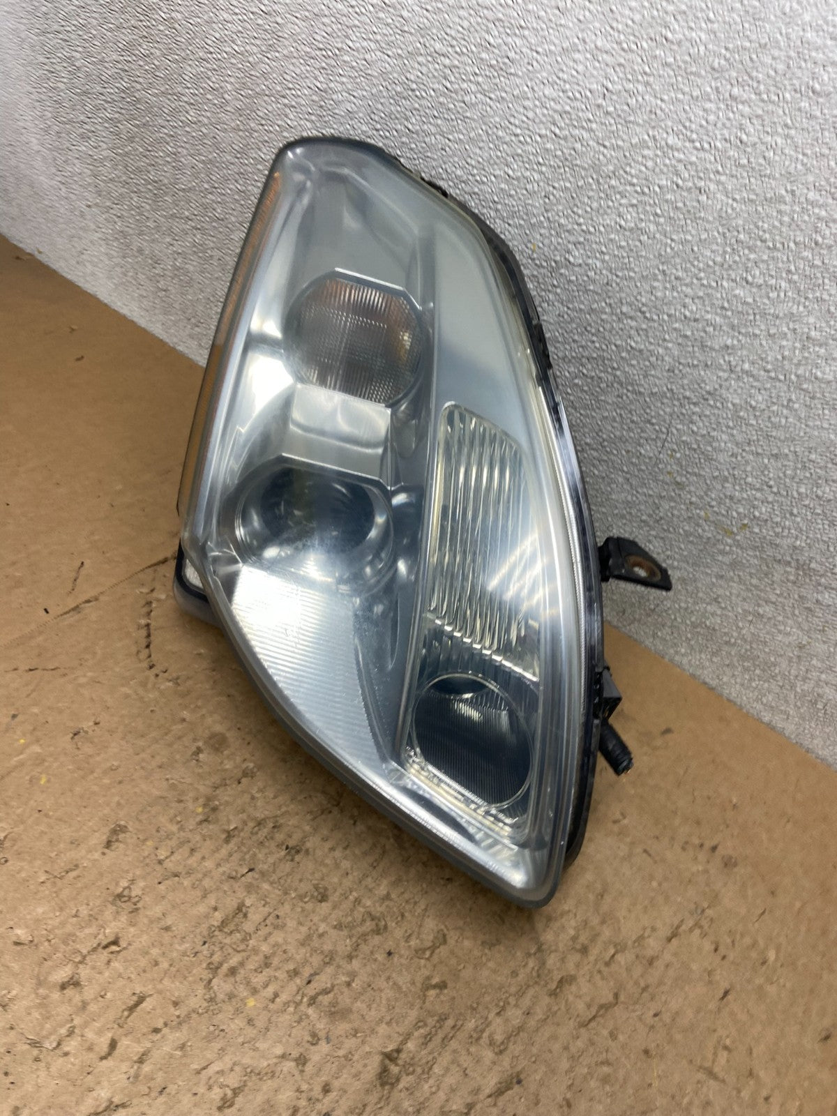 2004 2005 2006 Nissan Maxima Right Passenger Side Headlight Xenon HID AD2421 DW1