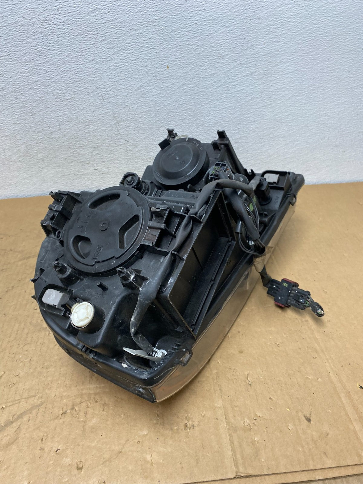 2003-2013 Volvo XC90 Left Driver LH Side Halogen Headlight AC8644 DW6