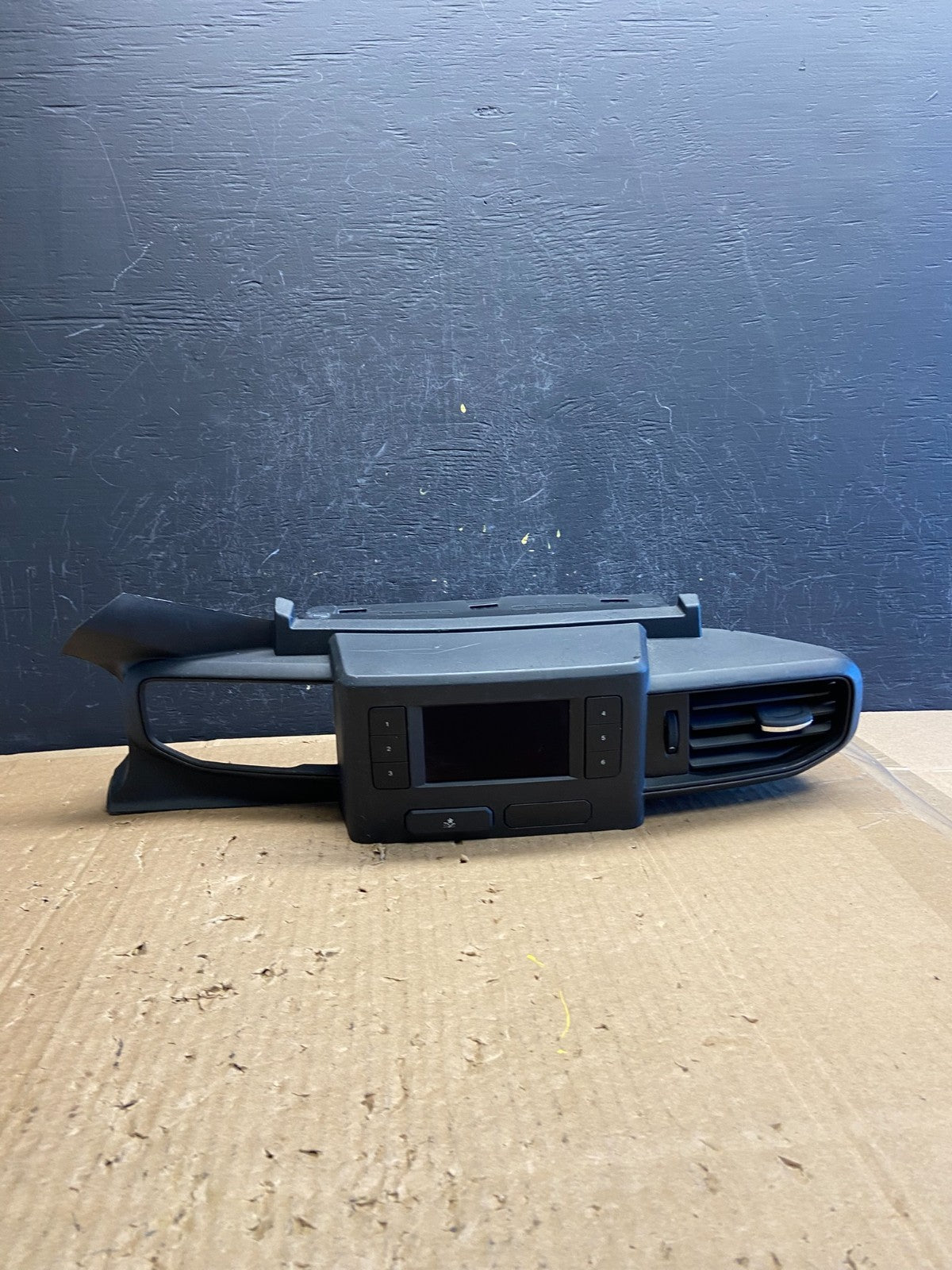 2020 to 2023 Ford Explorer Console Radio Display Screen Air Vents ad6786 DG0