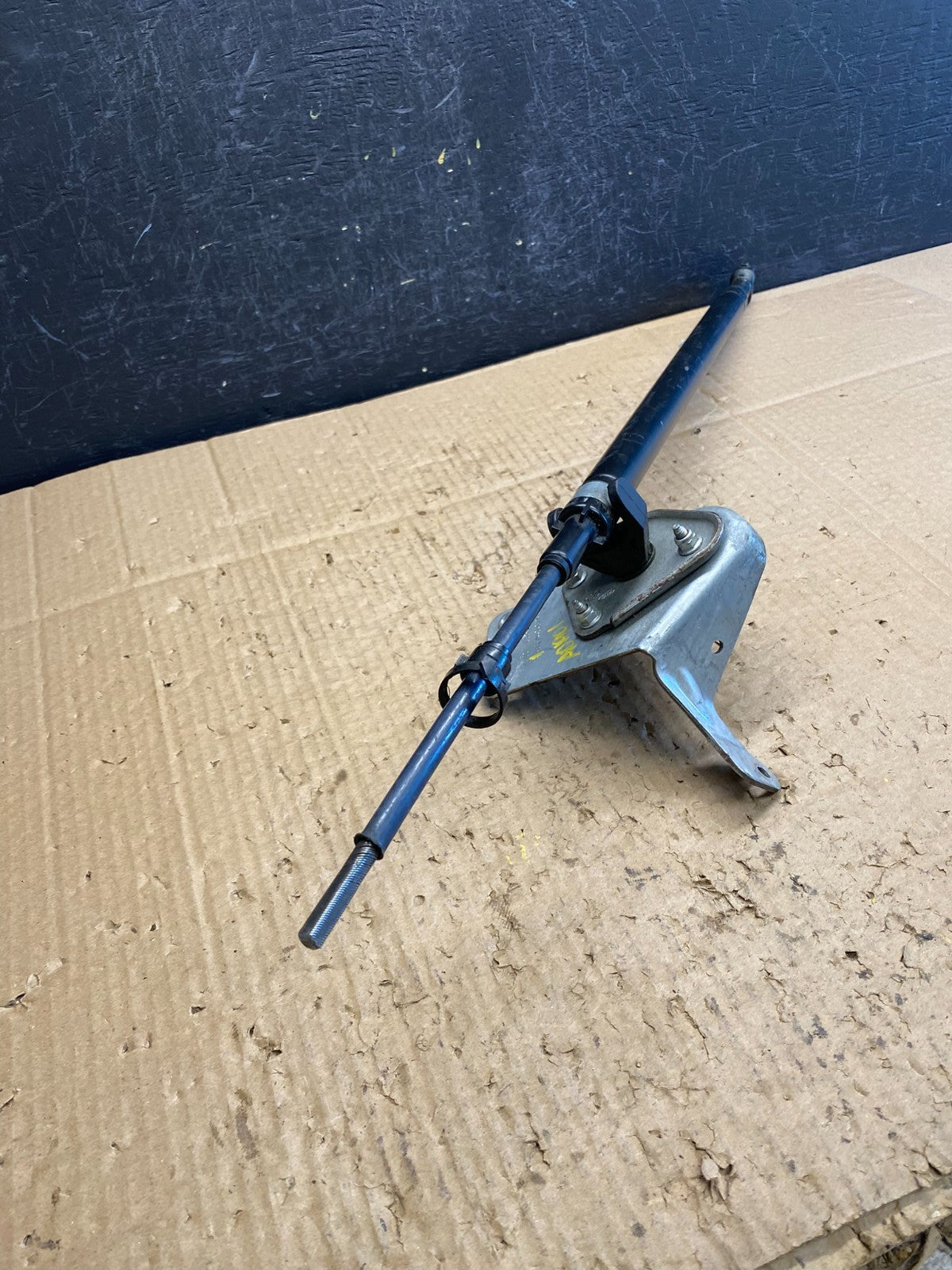 2013 to 2019 Lincoln MKT Liftgate Lift Tailgate Strut Motor AD1901 DG2