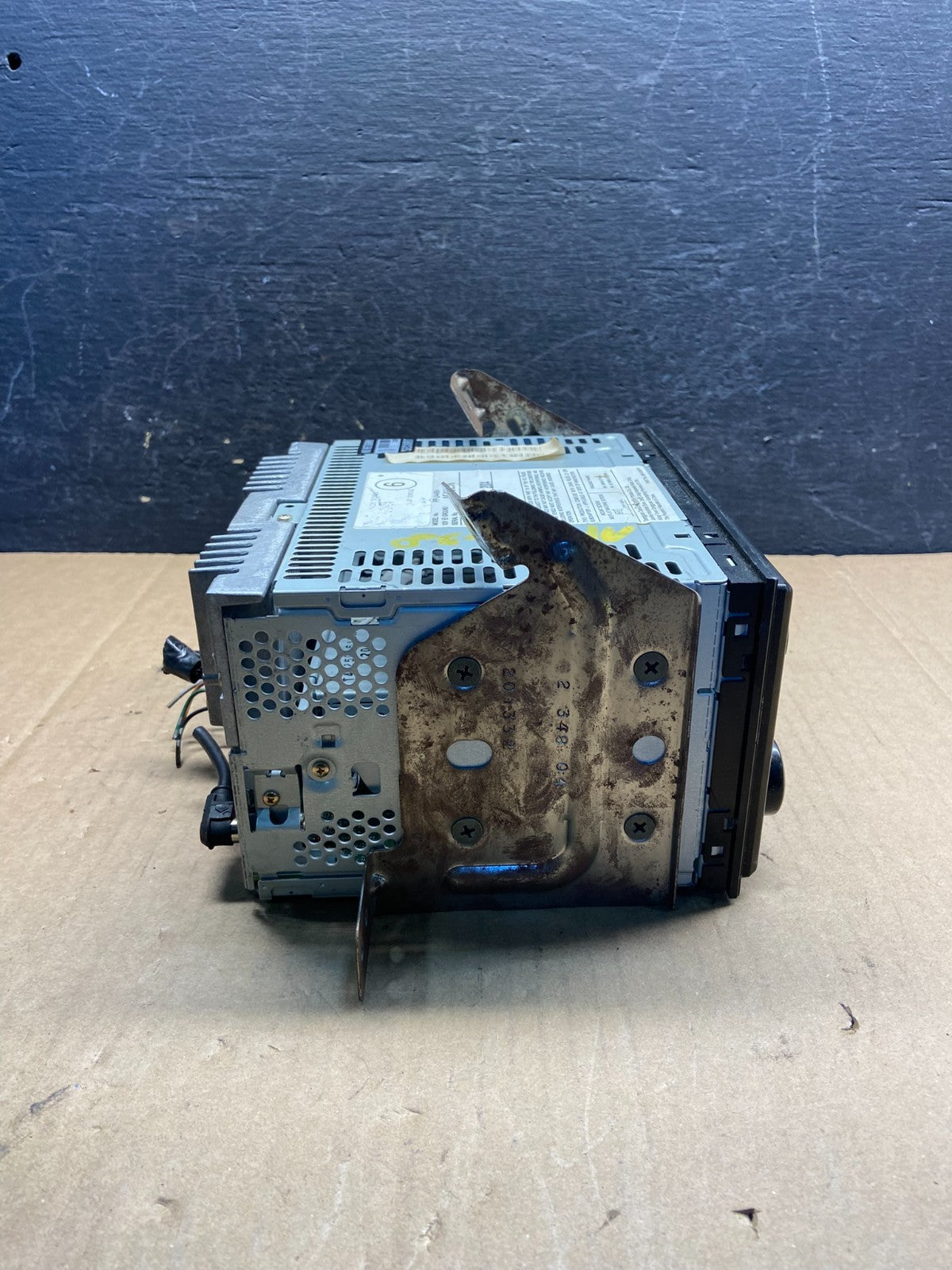 2005 to 2006 Nissan Frontier Xterra AM/FM CD Car Radio F9450 DG2