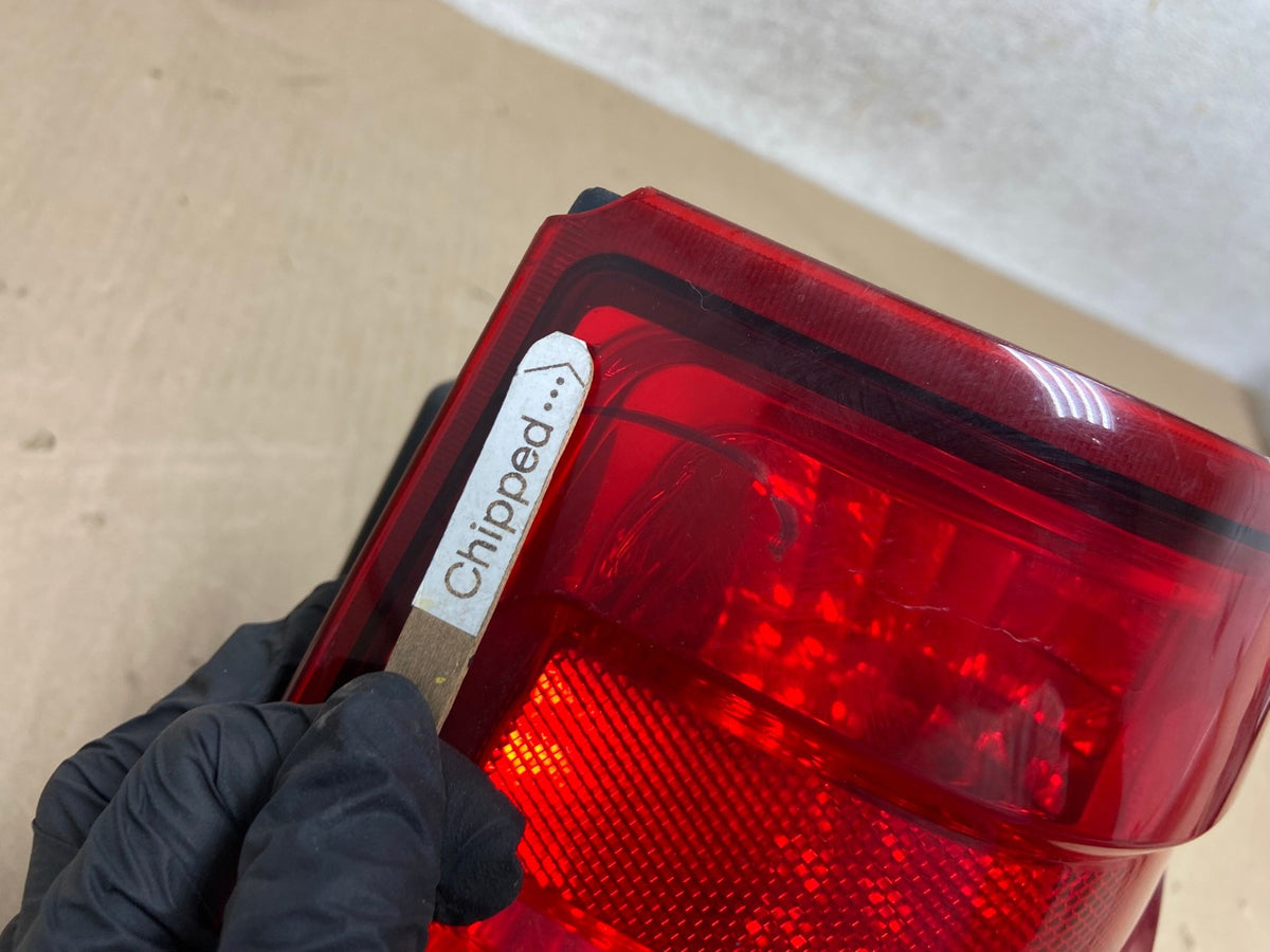 2003 2004 2005 2006 Ford Expedition Right Passenger Rh Tail light AH6759 LK3