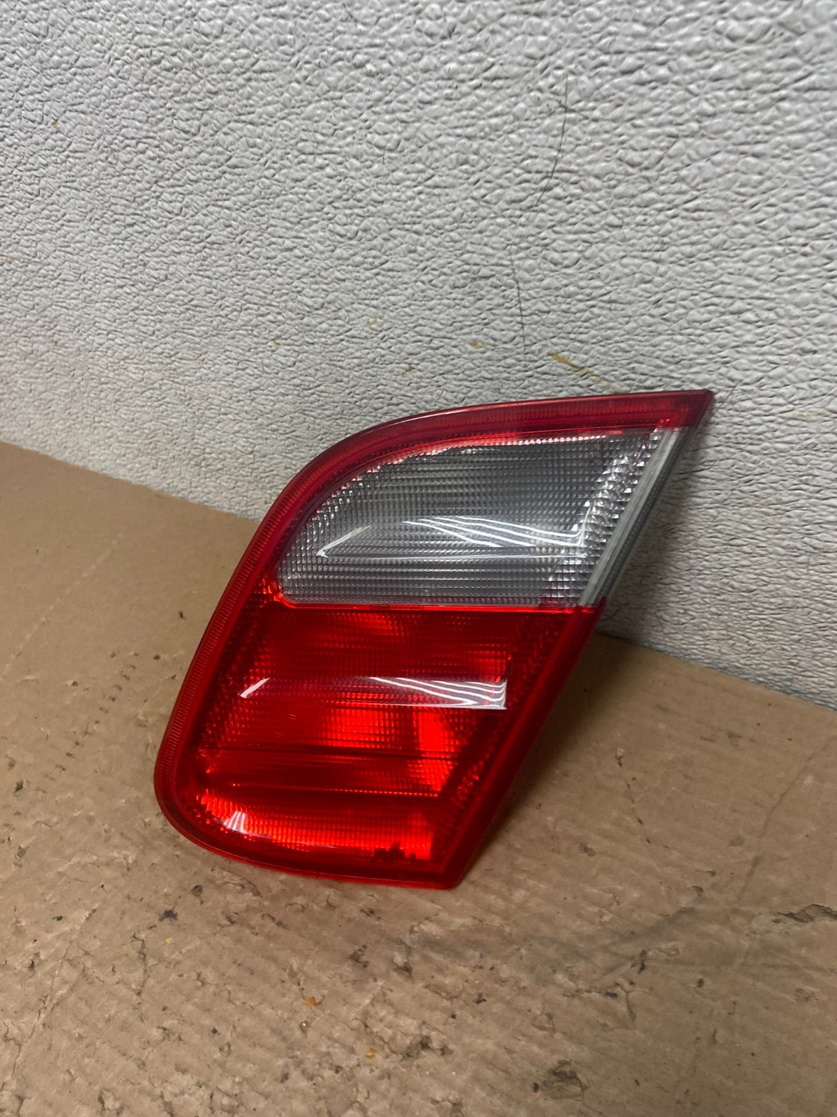 1998-2003 Mercedes Benz CLK Inner Right Passenger RH Tail Light Lamp R1140 DW2
