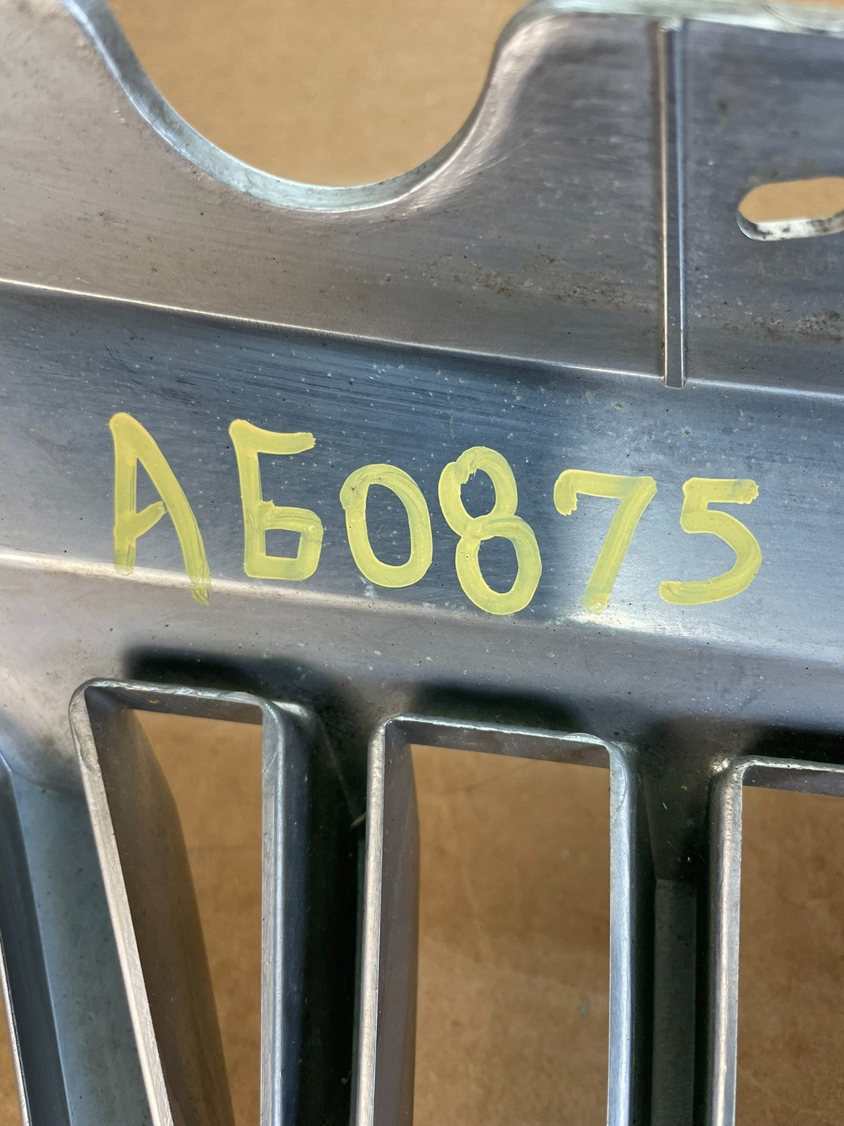 2002 to 2005 Mercury Mountaineer Front Upper Grill Grille ag0875 DG5