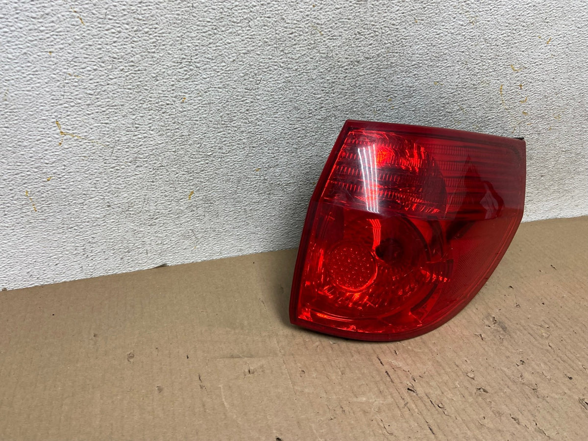 2006 - 2010 Toyota Sienna Right Passenger Side Tail Light AH5858 LK1