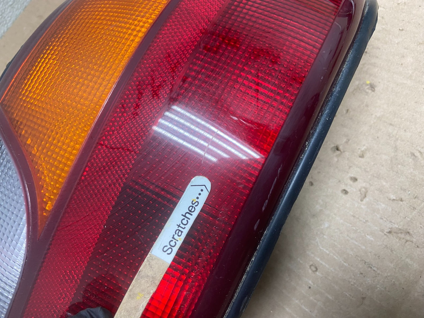 1997 to 2003 Chevrolet Malibu Passenger Right RH Side Tail Light AA0542 DW3
