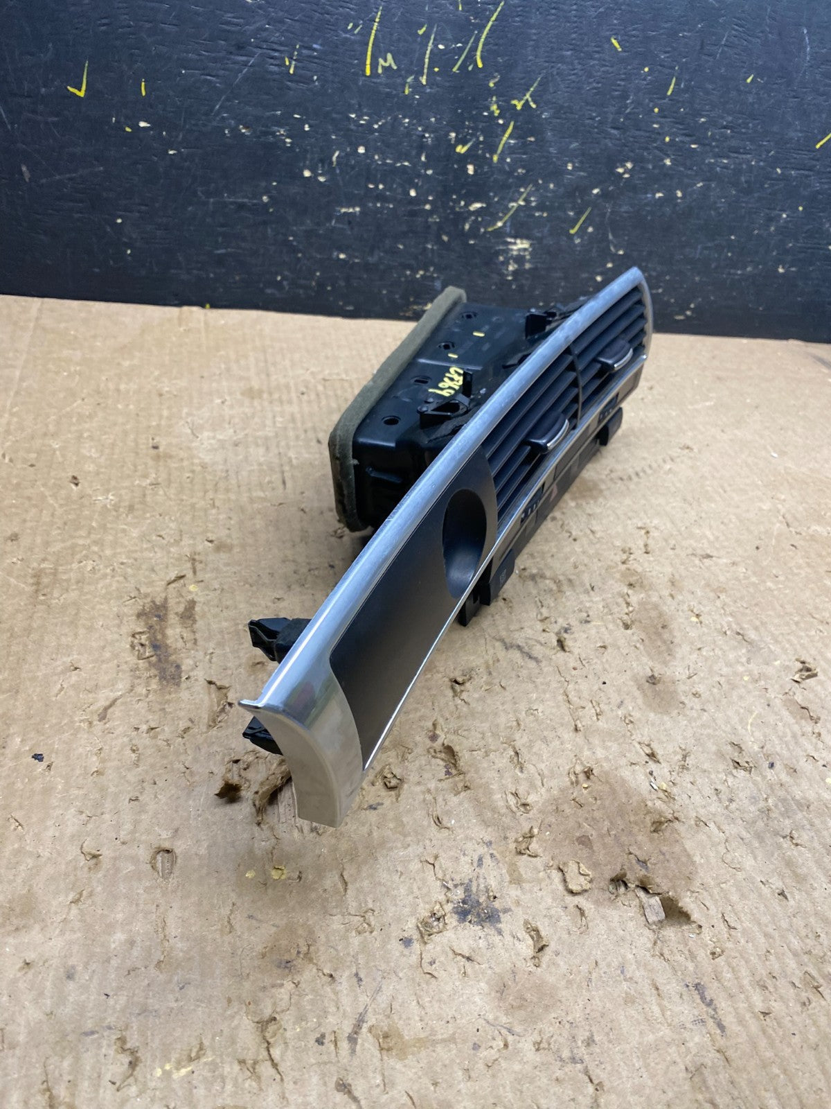 2007- 2011 Audi A6 Center Dashboard Trim Hazard ESP Switch Air Vent OEM z7369 DG1