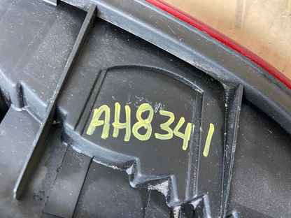 2001 to 2002 Honda Accord Sedan 4door Right Passenger Tail Light AH8341 LK8
