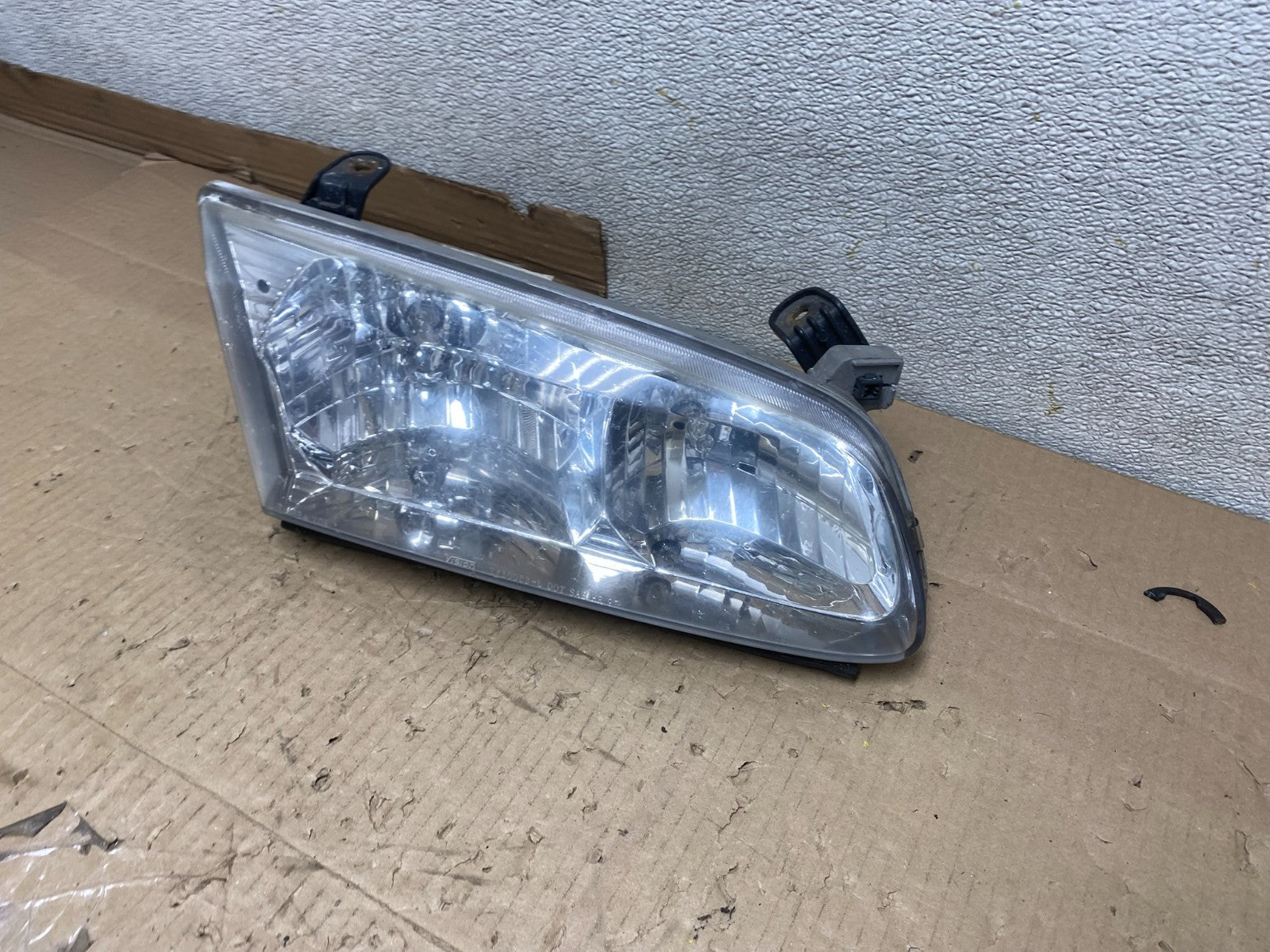 2000 to 2001 Toyota Camry Sedan Right Headlight Clear Lens Oem U3043 DW2