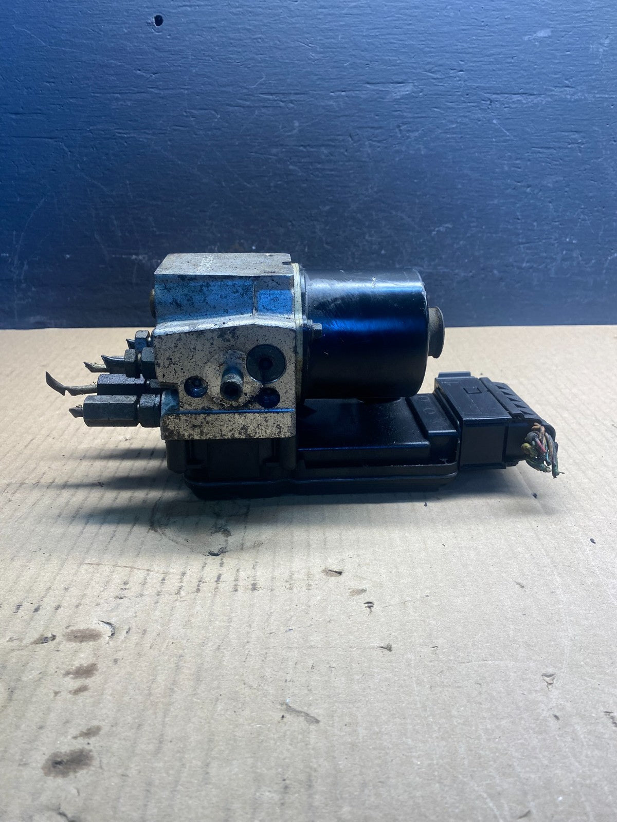 2003 - 2007 Ford E250 E350 ABS Anti Lock Brake Pump Module AC8994 DG4