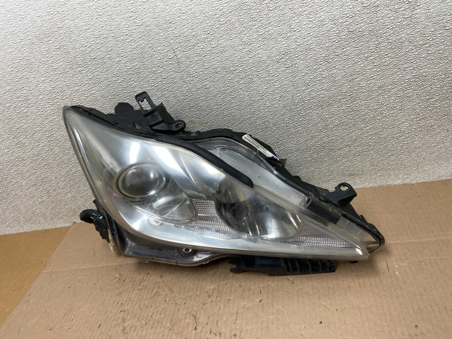 2006 - 2010 Lexus IS250 Right Passenger RH Side Xenon Headlight TYC Z4012 DW1