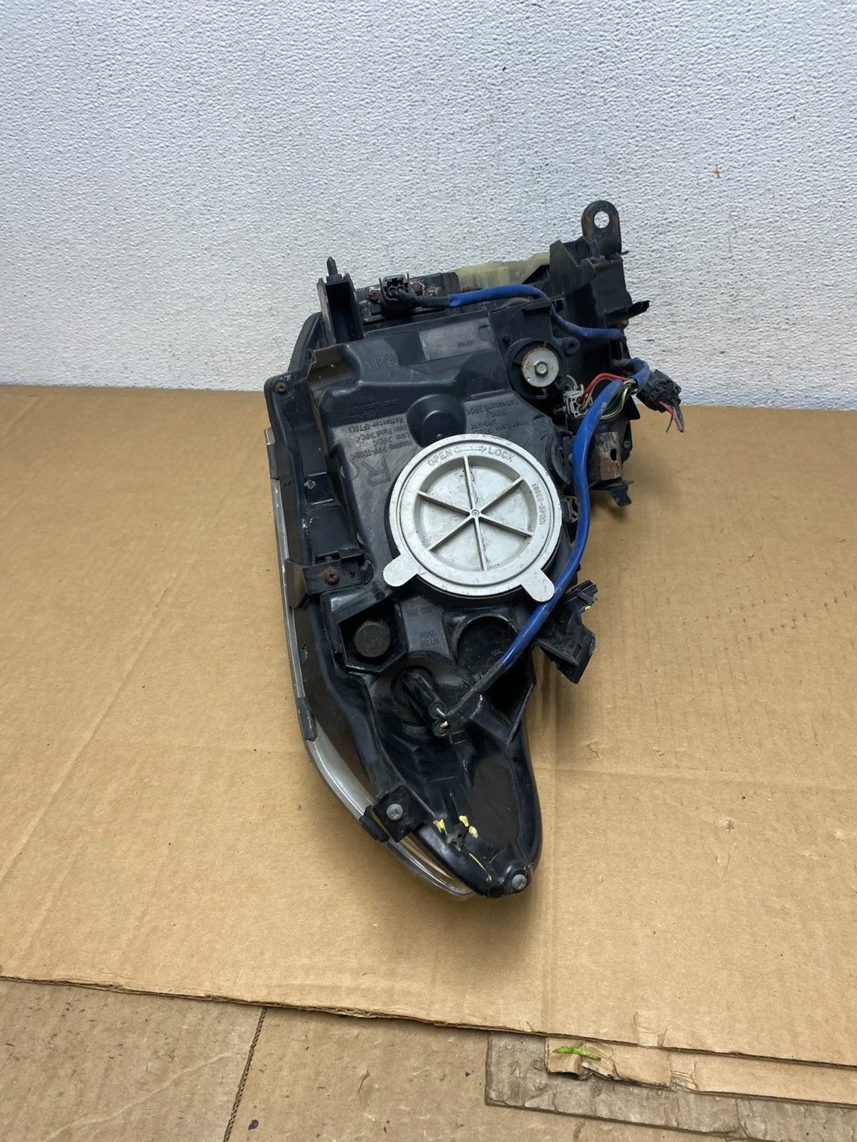2010-2012 Infiniti G37 Right Passenger Side Xenon HID Headlight AD0729 DW9
