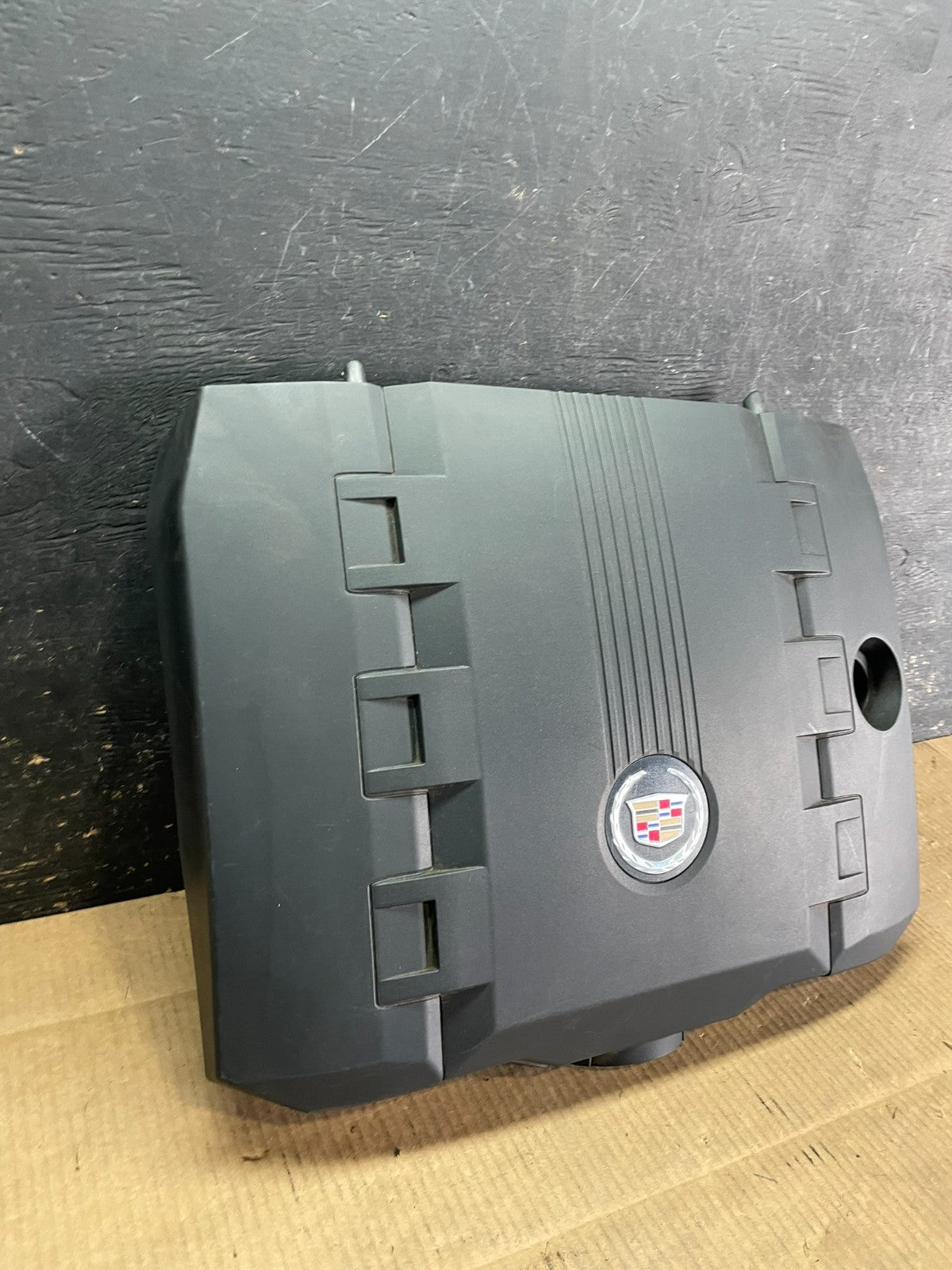 2008 to 2013 Cadillac CTS 3.6L Plastic Engine Cover Shield OEM AA9218 DG1