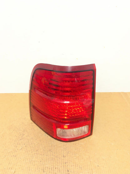 2002 to 2005 Ford Explorer Left Driver Lh Side Tail light AE0469 LK0