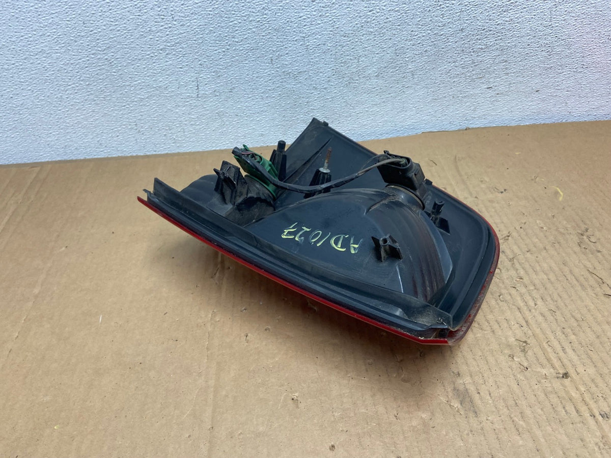 2002 to 2005 Ford Explorer Right Passenger Rh Side Tail light AD1027 LK4