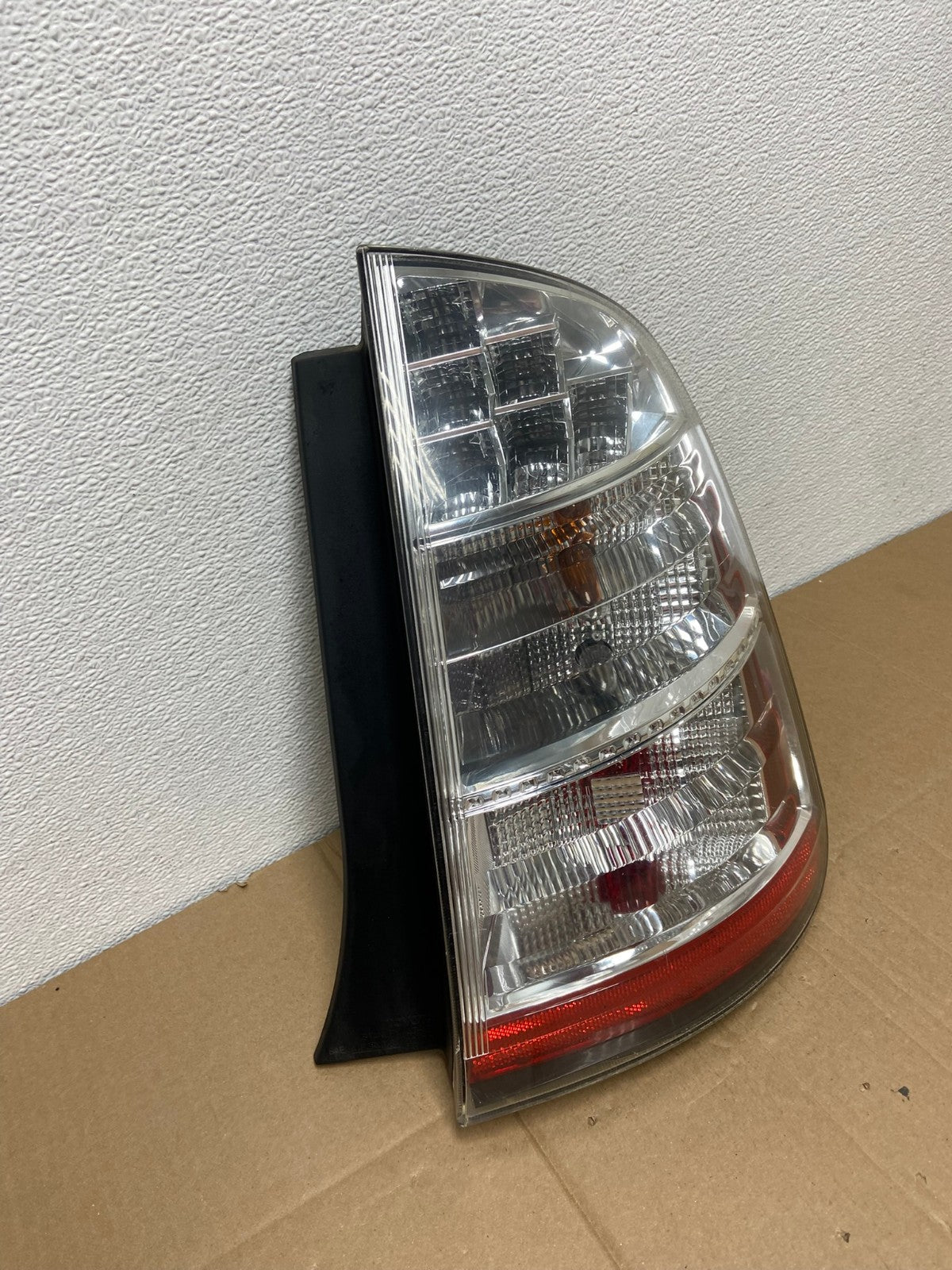 2006 to 2009 Toyota Prius Tail Light Right Passenger Side AB8038 LK2