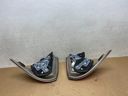 2001-2004 Mercedes-Benz C230 C240 W203 C-Class Left+Right Tail Lights W8409 DW9
