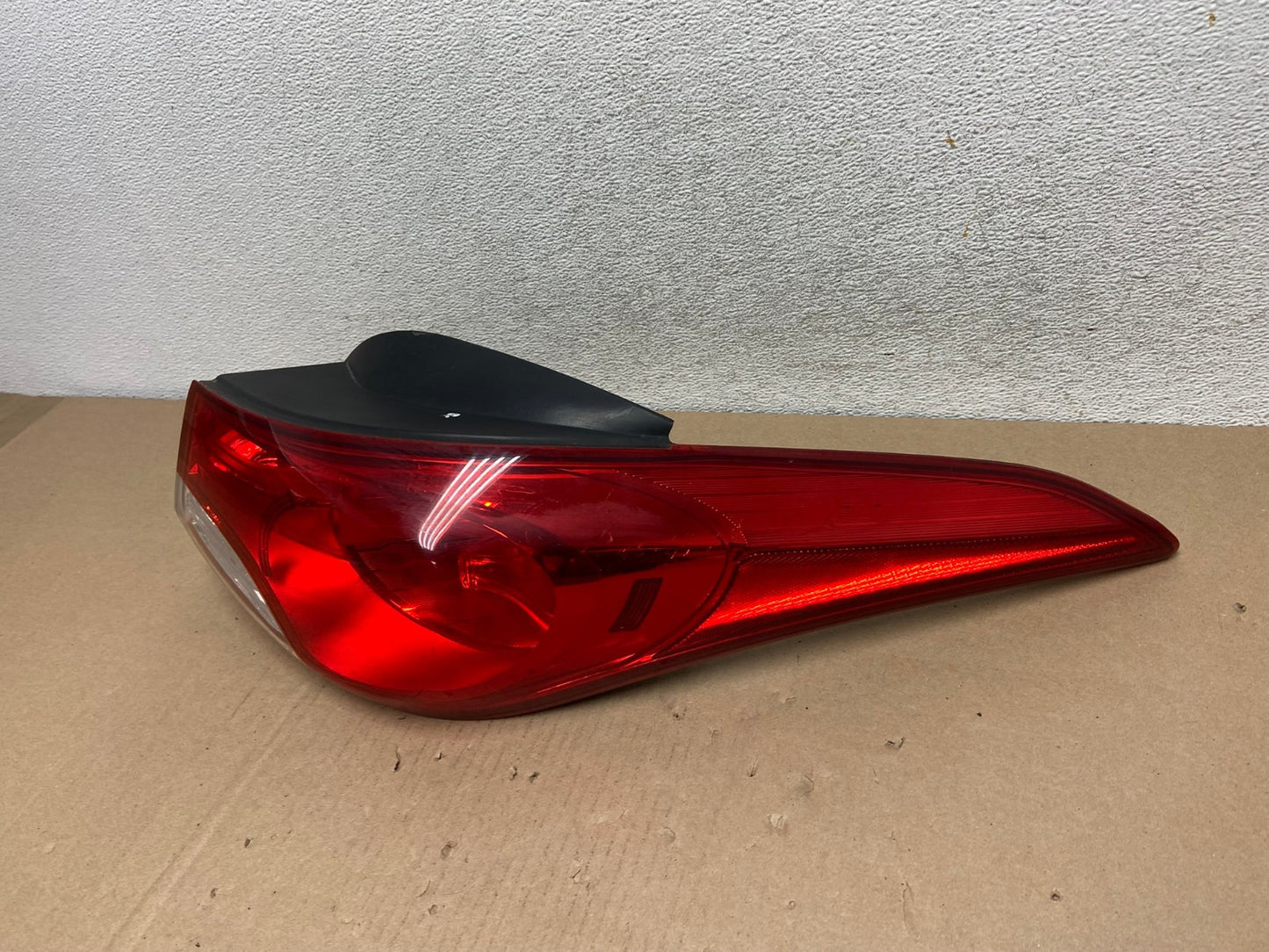 2011 2012 2013 Hyundai Elantra Sedan Right Passenger Tail Light AG6644 LK1